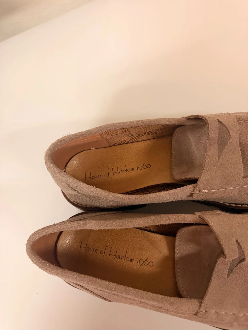 House of Harlow 1960 Women's Shoes Sz 8.5 Suede Penny Loafers Neutral Stone